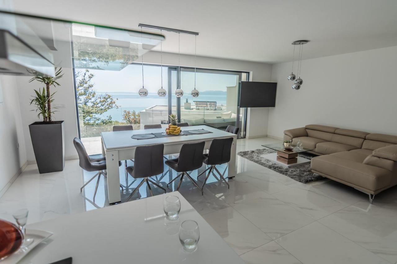 Villa The Boat With Rooftop Pool Matulji Exteriör bild