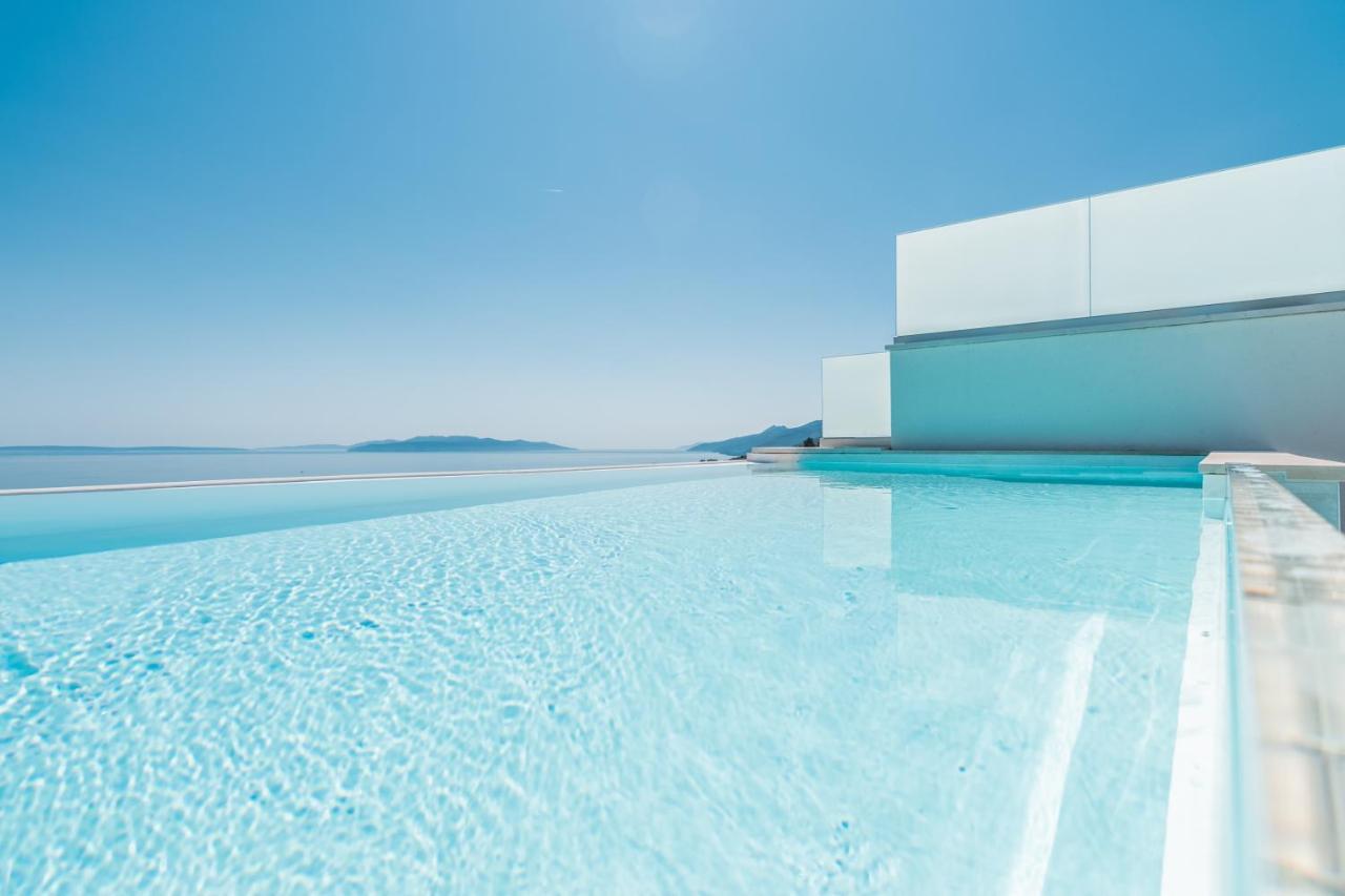 Villa The Boat With Rooftop Pool Matulji Exteriör bild